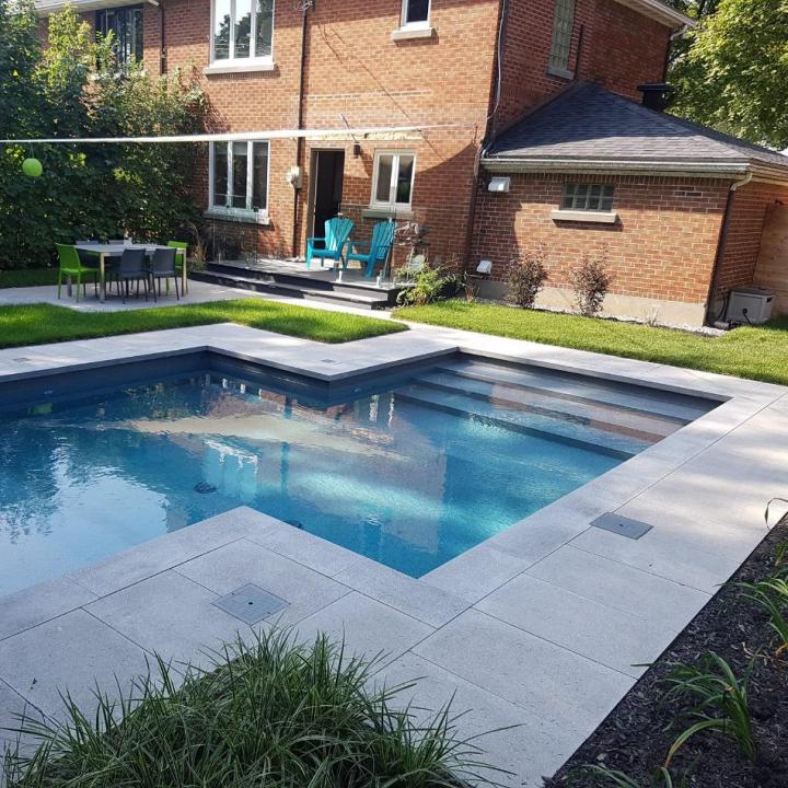 Pool opening and closing service Laval