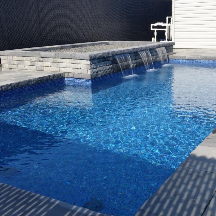 Inground pool installation Laval